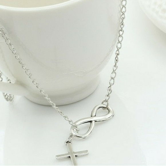 Vintage Cross Chain - Picture 3 of 5